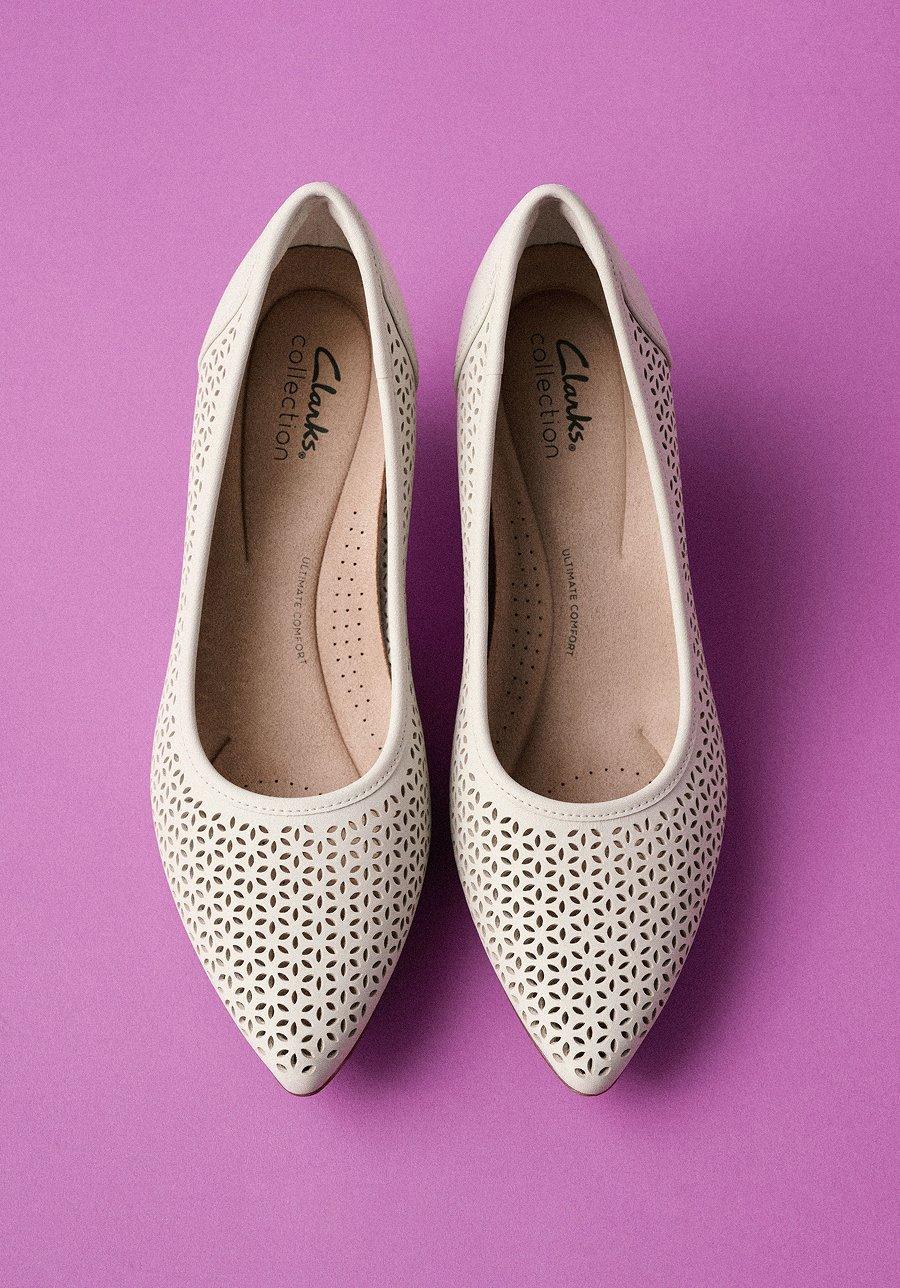 新品♡Clarks Laina Rae  uk6 24.5cm-25 ベージュ _57.JPG?set_id=8800005007